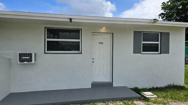 Building Photo - 11752 SW 212th St Unit 0
