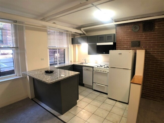 Photo - 107 Beacon St Unidad 2