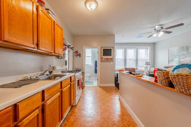 Photo - 1414 W Pratt Blvd Unit 402