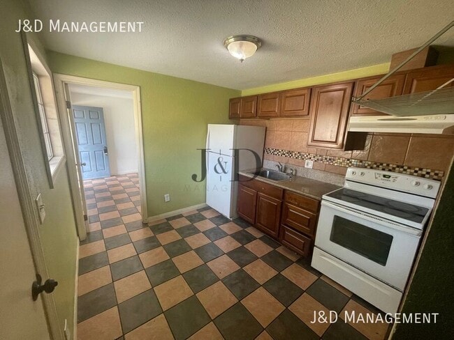 Photo - 3224 K St Unit BACK