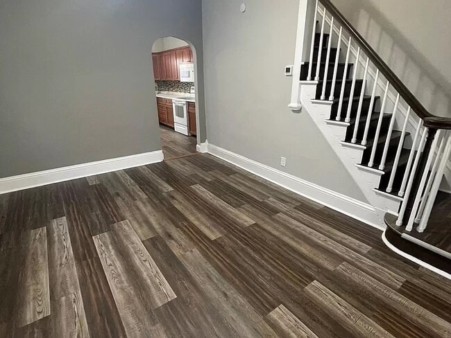 Photo - 47 W 17th St