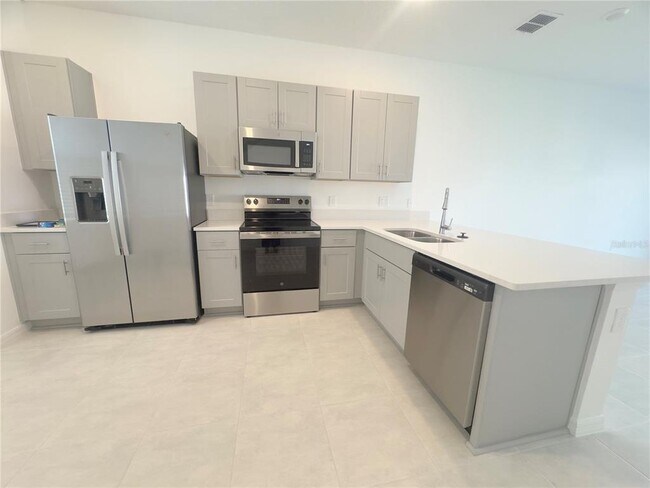 Photo - 3014 Skyline Lp