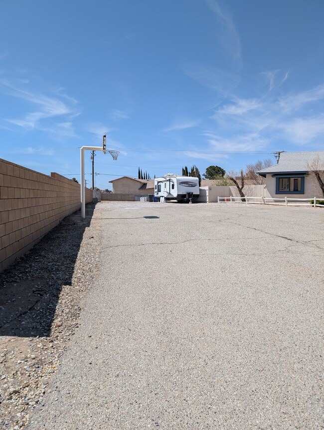 Photo - 17980 Manitou Dr Unit Back House