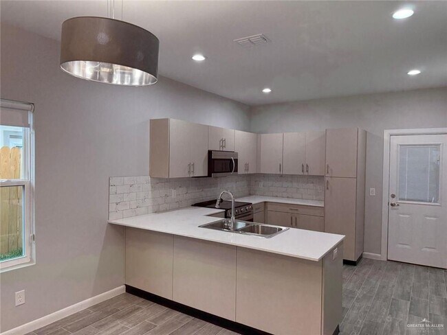 Photo - 17 Dove Ave Unidad 2