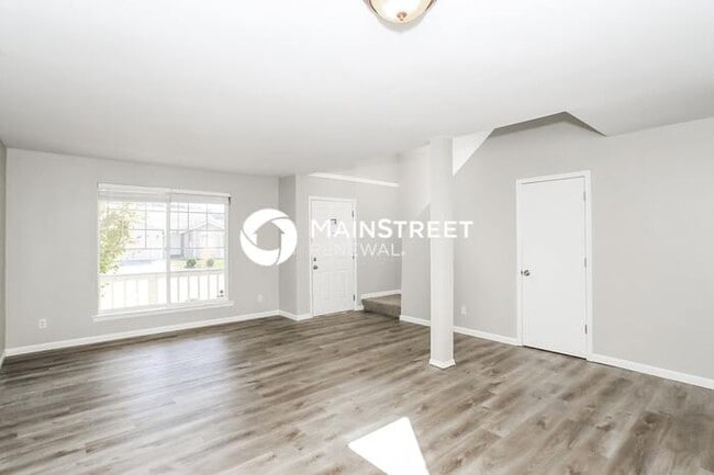 Photo - 4 Bedroom Pet-Friendly Home in SPANAWAY, WA with Main Street Renewal