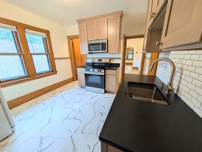 Photo - 2344 N 68th St