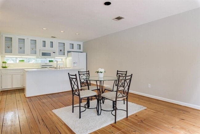 Photo - 123 Detering St