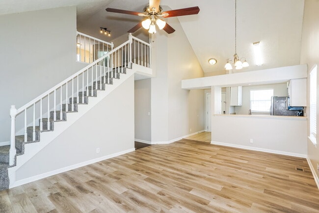 Photo - 1502 Cedardale Rd