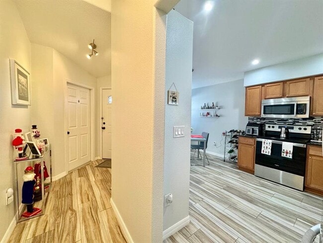 Photo - 30912 Bridgegate Dr