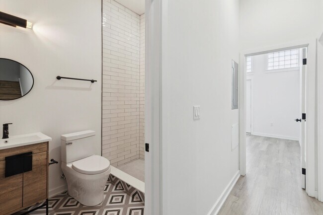 Photo - 1535 N Sydenham St Unidad A