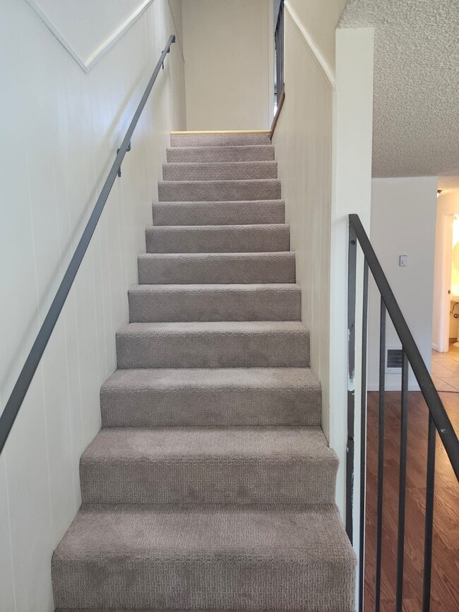 Photo - 10512 NE 7th St