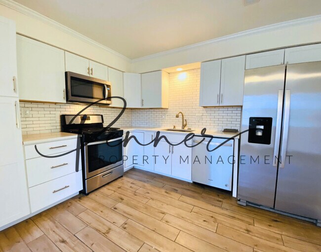 Photo - 449 NE Churchill St