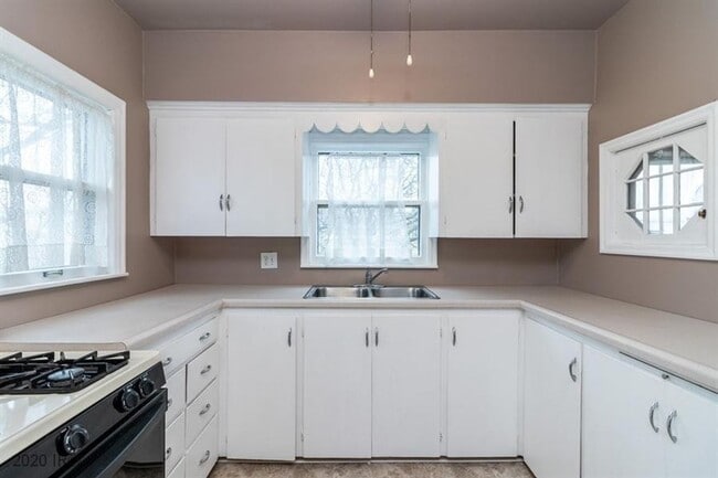 Photo - 1011 Evelyn St Unit 1