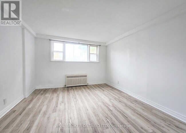 Photo - 388 Winona Dr