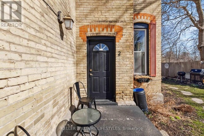 Photo - 86 Byron Ave E Unit 2
