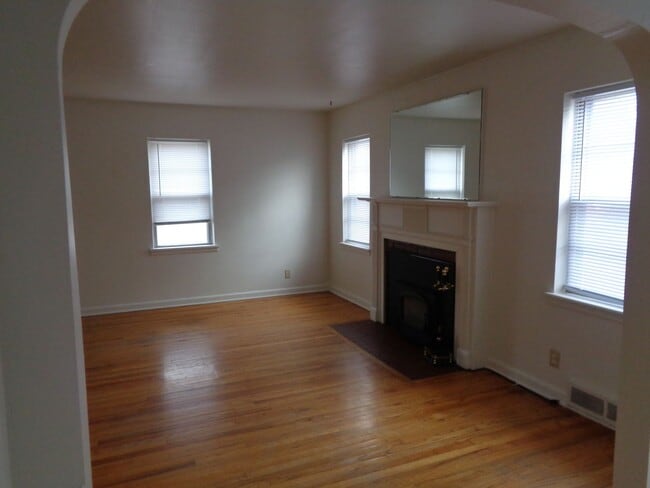 Photo - 2925 S 40th St.