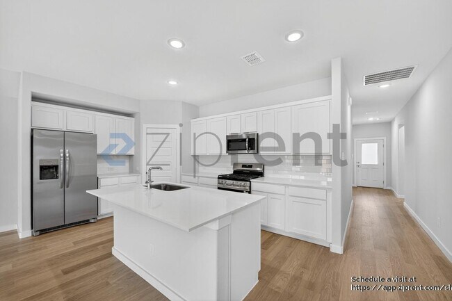 Photo - 1010 Rosemary Hl Dr