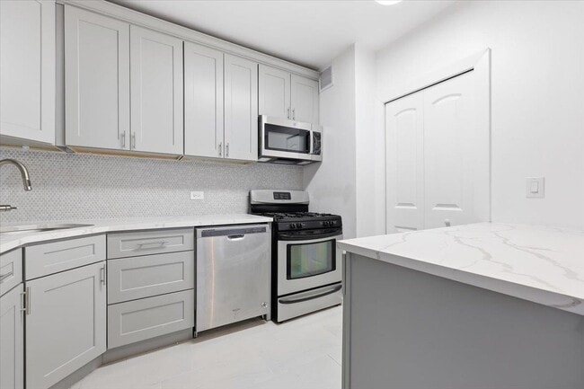 Photo - 45 River Dr S Unit 609