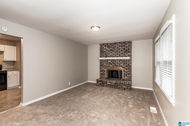 Photo - 1717 Bobolink Ln NE