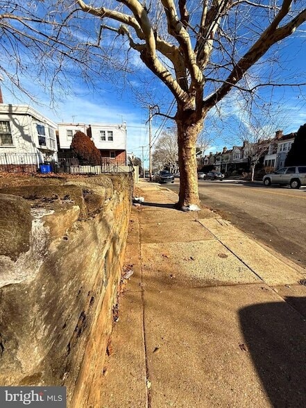 Photo - 5118 Oakland St