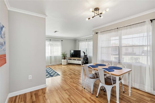 Photo - 5020 Live Oak Cir