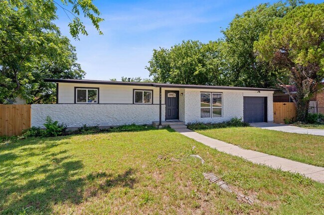 Building Photo - 711 Santa Rosa Dr Rental
