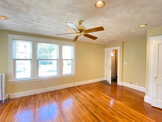 Photo - 39 Davis Rd Unit 1