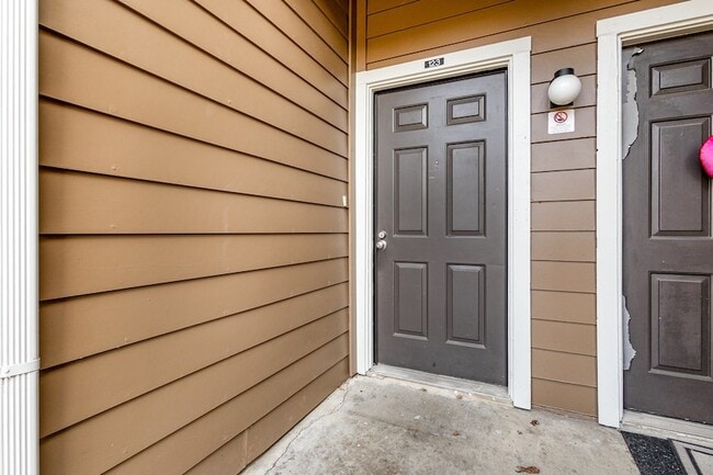 Building Photo - 3615 W Northgate Dr Unit 123K