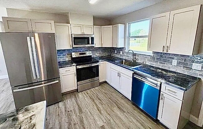 Photo - 1249 Chobee St