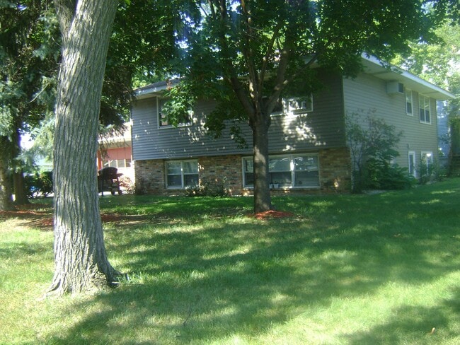 Front - 2233 5th Ave, NE Unit 2, Upstairs