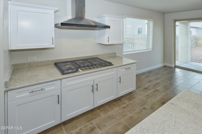 Photo - 705 Paseo De La Reina St