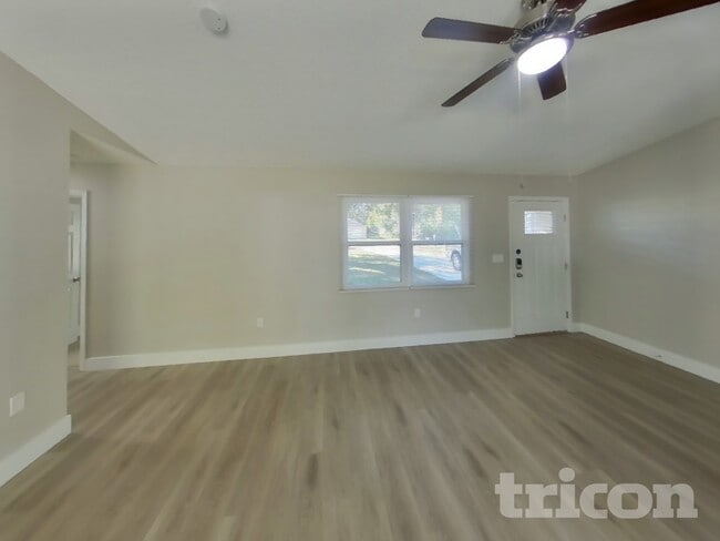 Photo - 6623 Freeport Dr