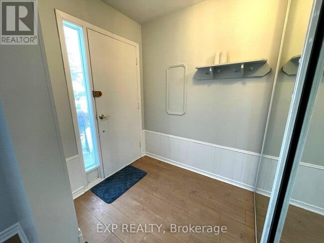 Photo - 184 Hollyberry Trail