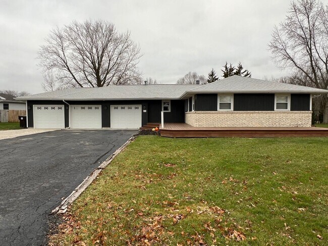 Photo - 3 Bedroom Ranch in Fisher, IL - Available Now