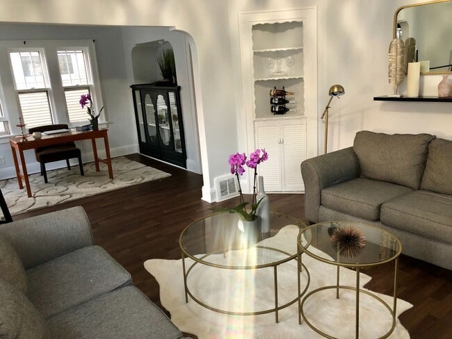 Building Photo - Annesley - 1438-1440 S 72nd Street Unit 1438 S 72nd Street