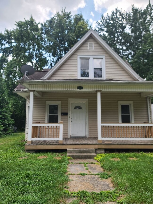 Photo - 1011 W Tremont St