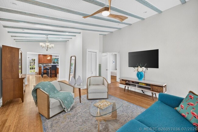 601 NE 14th Pl