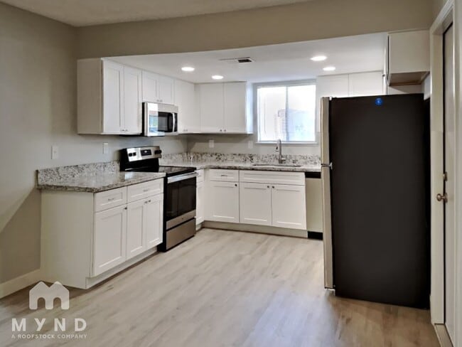 Photo - 5817 W Robin Ln