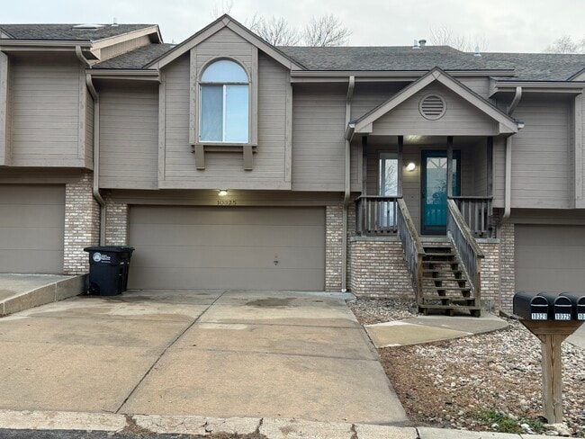 Photo - 10325 Ohio Plz