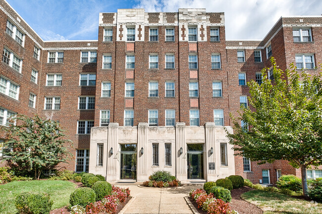 Building Photo - The Metropolitan Apartments