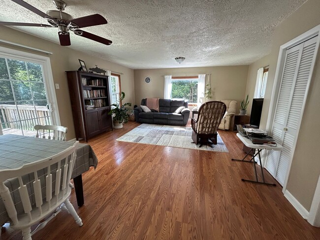156 Thomas Hill Rd