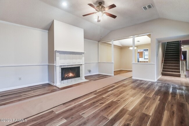 Photo - 101 Chateau Pl