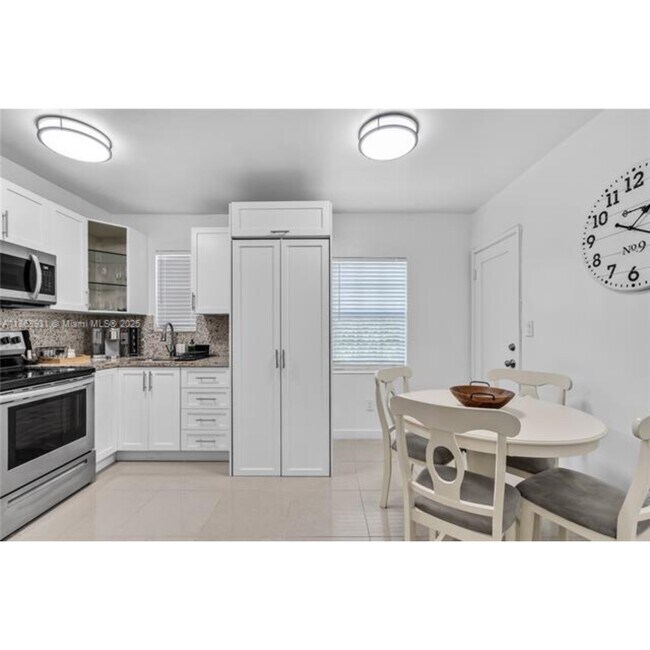 Photo - 3 Navarre Ave