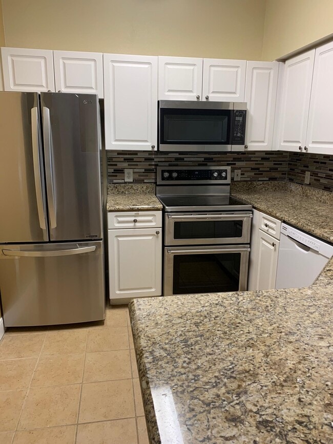 11603 Tomahawk Creek Pky Townhome Townhome Rental in Leawood KS