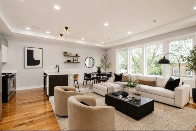Photo - 6334 S Langley Ave Unit 3