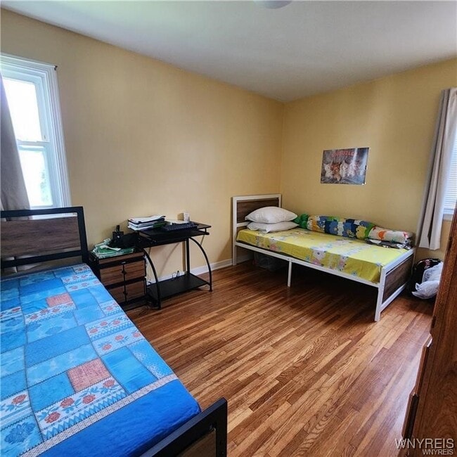 Building Photo - 526 Capen Blvd Rental