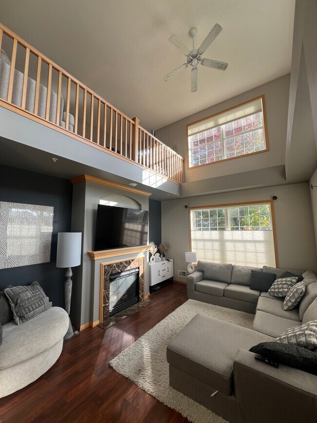 11122 Aberdeen St NE Townhome Townhome Rental in Blaine MN