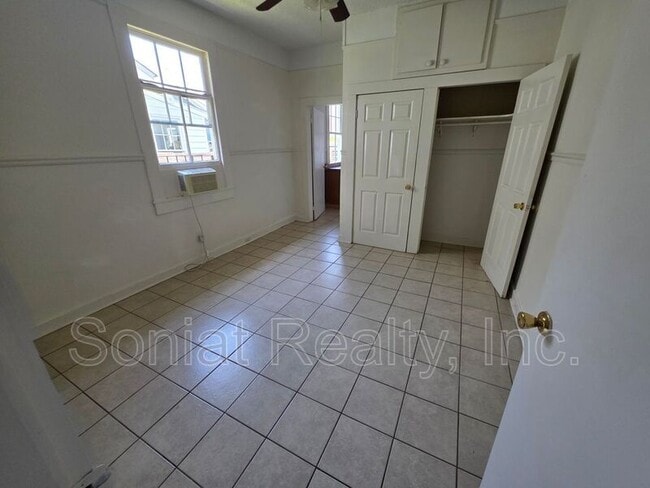 Photo - 4523 Baudin St