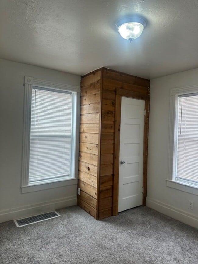 Photo - 726 N 11th Ave