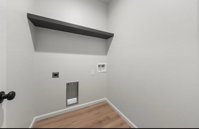 Photo - 1628 Ewing Ave